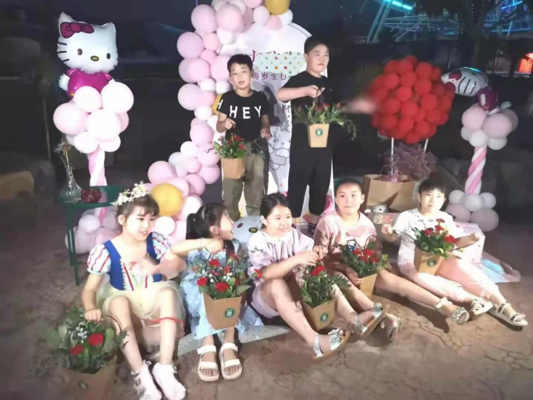 博思花藝婚慶教育，婚慶培訓，花藝培訓，插花培訓，花藝師培訓，主持人培訓，商務主持人培訓，花店運營培訓，花店全系統(tǒng)營銷，小白開花店，小白學主持，金璽棠婚慶酒店，金璽棠總部，鄭州金麻雀教育科技有限公司
