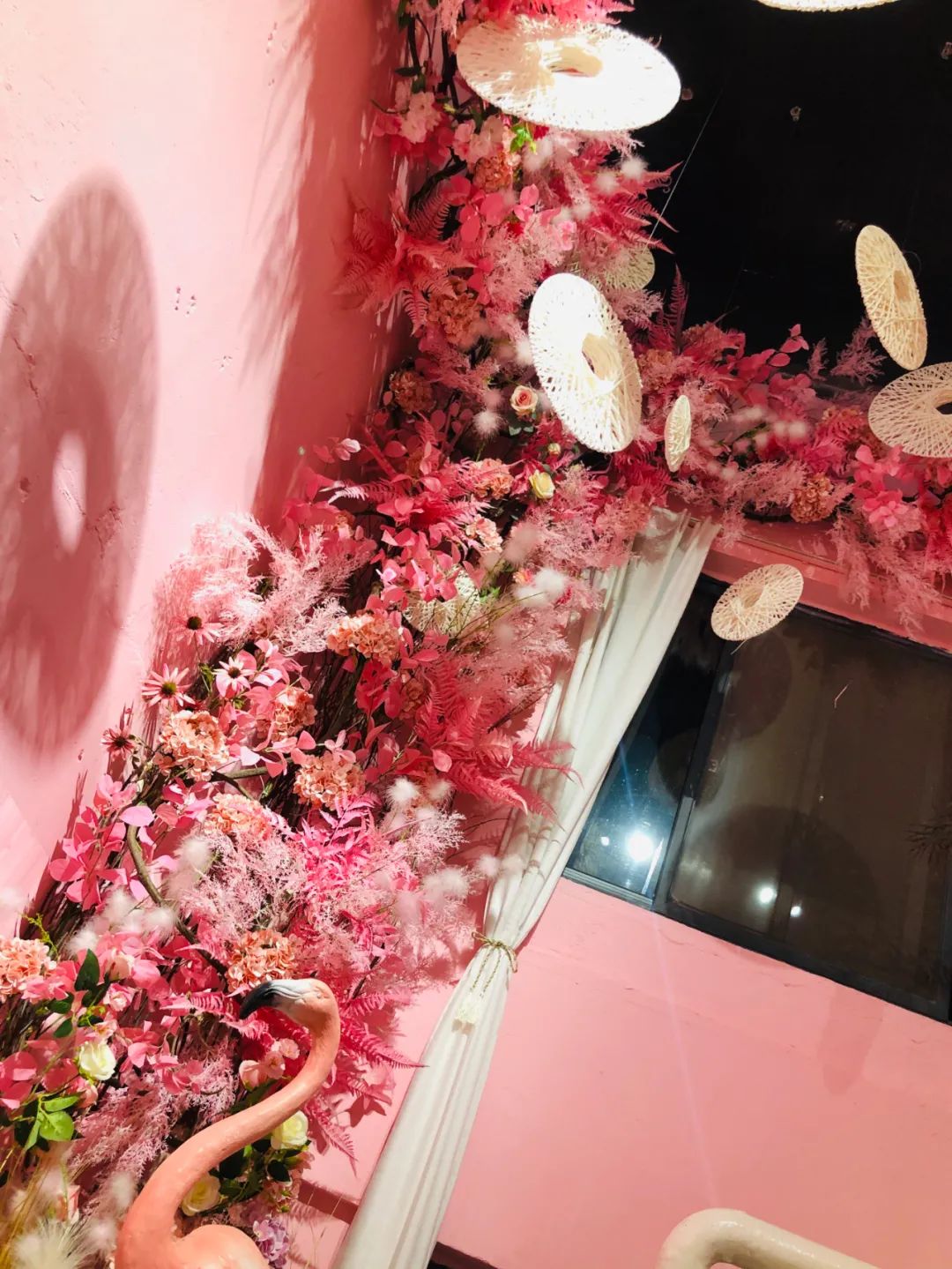 博思花藝婚慶教育，婚慶培訓(xùn)，花藝培訓(xùn)，插花培訓(xùn)，花藝師培訓(xùn)，主持人培訓(xùn)，商務(wù)主持人培訓(xùn)，花店運(yùn)營培訓(xùn)，花店全系統(tǒng)營銷，小白開花店，小白學(xué)主持，金璽棠婚慶酒店，金璽棠總部，鄭州金麻雀教育科技有限公司