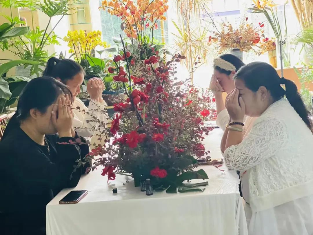 博思花藝婚慶教育，婚慶培訓(xùn)，花藝培訓(xùn)，插花培訓(xùn)，花藝師培訓(xùn)，主持人培訓(xùn)，商務(wù)主持人培訓(xùn)，花店運(yùn)營培訓(xùn)，花店全系統(tǒng)營銷，小白開花店，小白學(xué)主持，金璽棠婚慶酒店，金璽棠總部，鄭州金麻雀教育科技有限公司