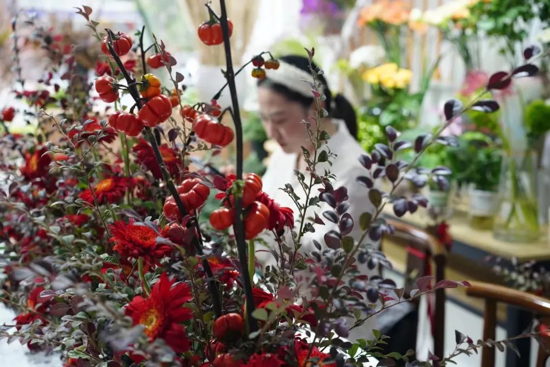 博思花藝婚慶教育，婚慶培訓(xùn)，花藝培訓(xùn)，插花培訓(xùn)，花藝師培訓(xùn)，主持人培訓(xùn)，商務(wù)主持人培訓(xùn)，花店運(yùn)營培訓(xùn)，花店全系統(tǒng)營銷，小白開花店，小白學(xué)主持，金璽棠婚慶酒店，金璽棠總部，鄭州金麻雀教育科技有限公司