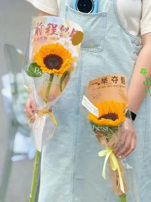 博思花藝婚慶教育，婚慶培訓(xùn)，花藝培訓(xùn)，插花培訓(xùn)，花藝師培訓(xùn)，主持人培訓(xùn)，商務(wù)主持人培訓(xùn)，花店運營培訓(xùn)，花店全系統(tǒng)營銷，小白開花店，小白學(xué)主持，金璽棠婚慶酒店，金璽棠總部，鄭州金麻雀教育科技有限公司