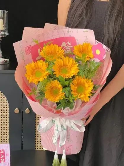 博思花藝婚慶教育，婚慶培訓(xùn)，花藝培訓(xùn)，插花培訓(xùn)，花藝師培訓(xùn)，主持人培訓(xùn)，商務(wù)主持人培訓(xùn)，花店運營培訓(xùn)，花店全系統(tǒng)營銷，小白開花店，小白學(xué)主持，金璽棠婚慶酒店，金璽棠總部，鄭州金麻雀教育科技有限公司